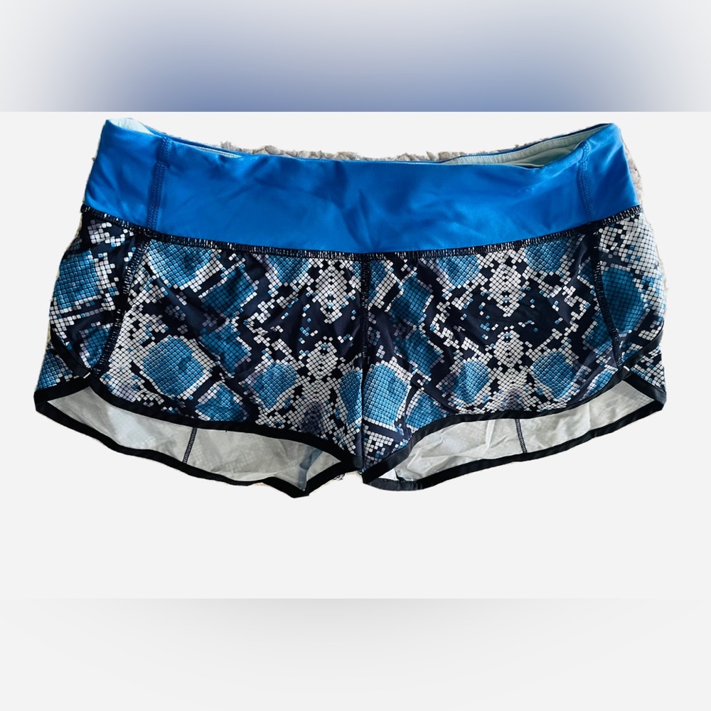 Lululemon size 6 shorts